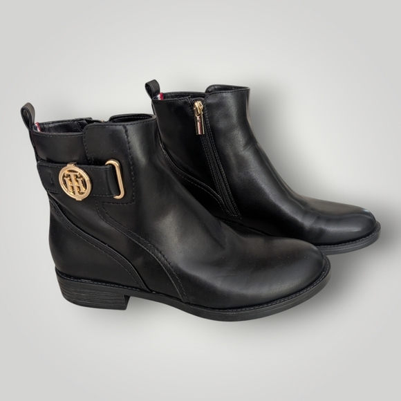 Tommy Hilfiger Ivaide Logo Strap Ankle Booties - Picture 7 of 12